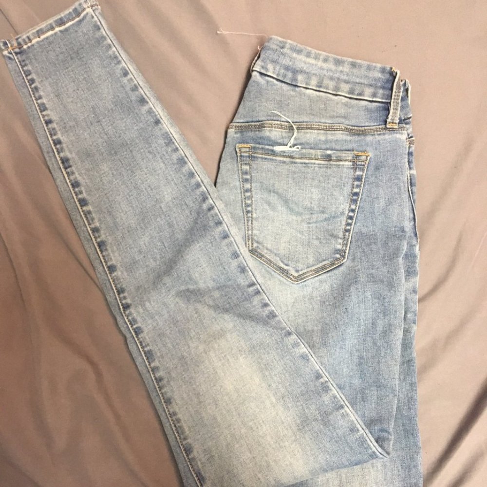 PACSUN LIGHT WASHED JEANS